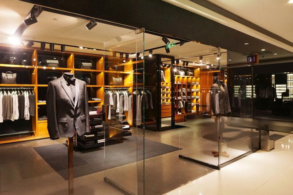 Retail Store Lighting in Shopping Malls